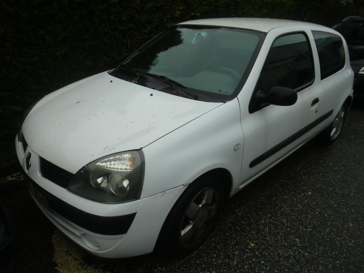 Renault Clio — image 1