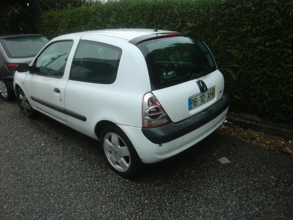 Renault Clio — image 2