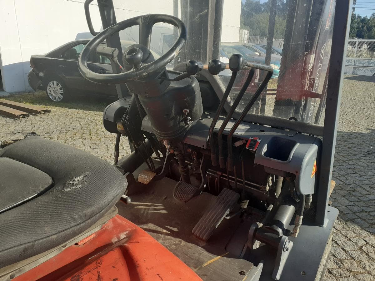 Empilhador Toyota 2500 KG — imagem 6