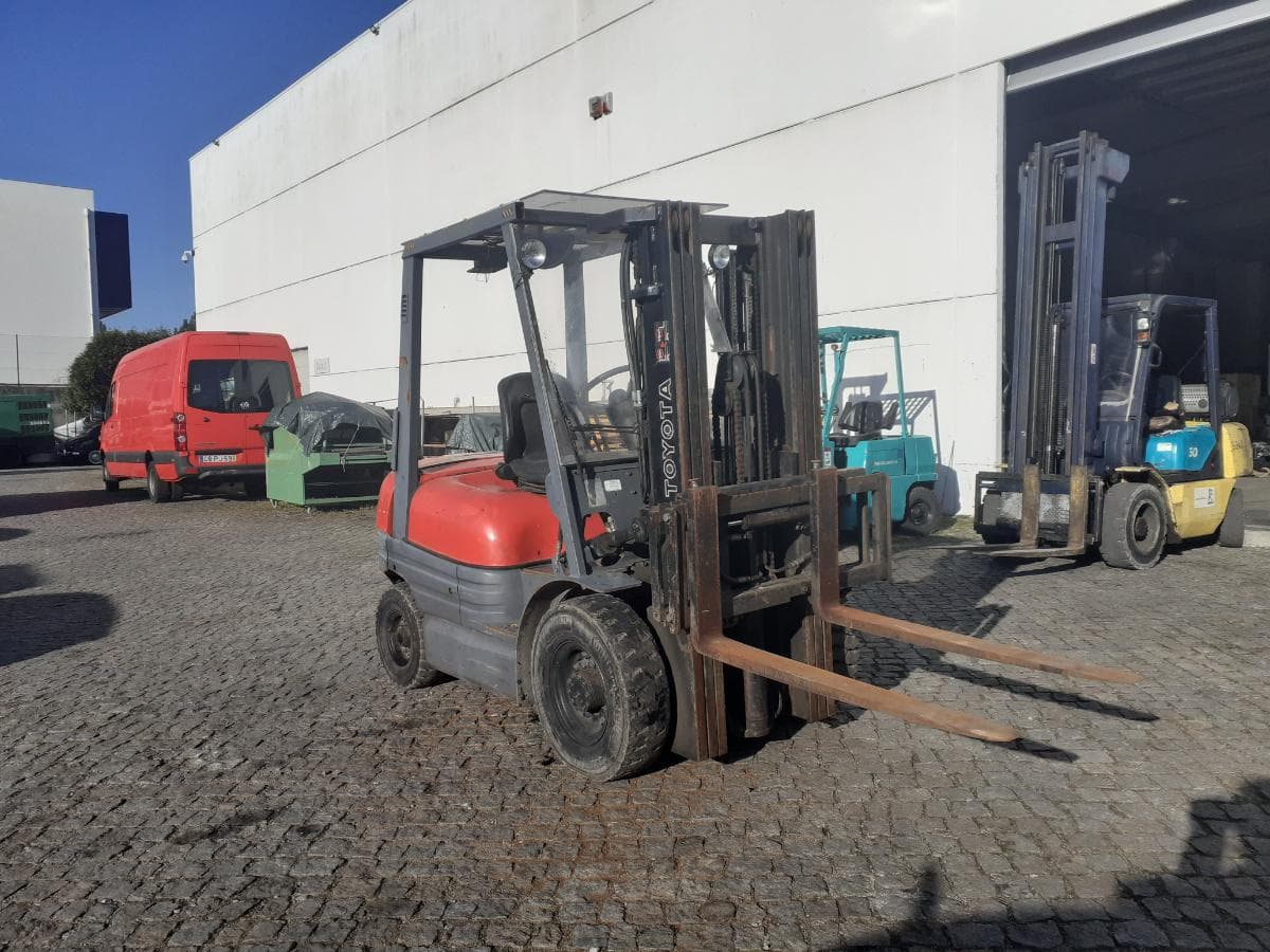 Empilhador Toyota 2500 KG — imagem 2