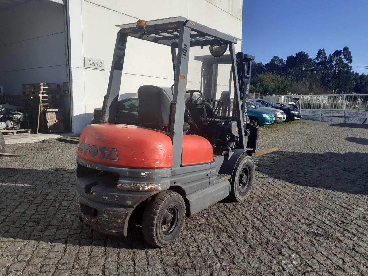 Empilhador Toyota 2500 KG — imagem 4