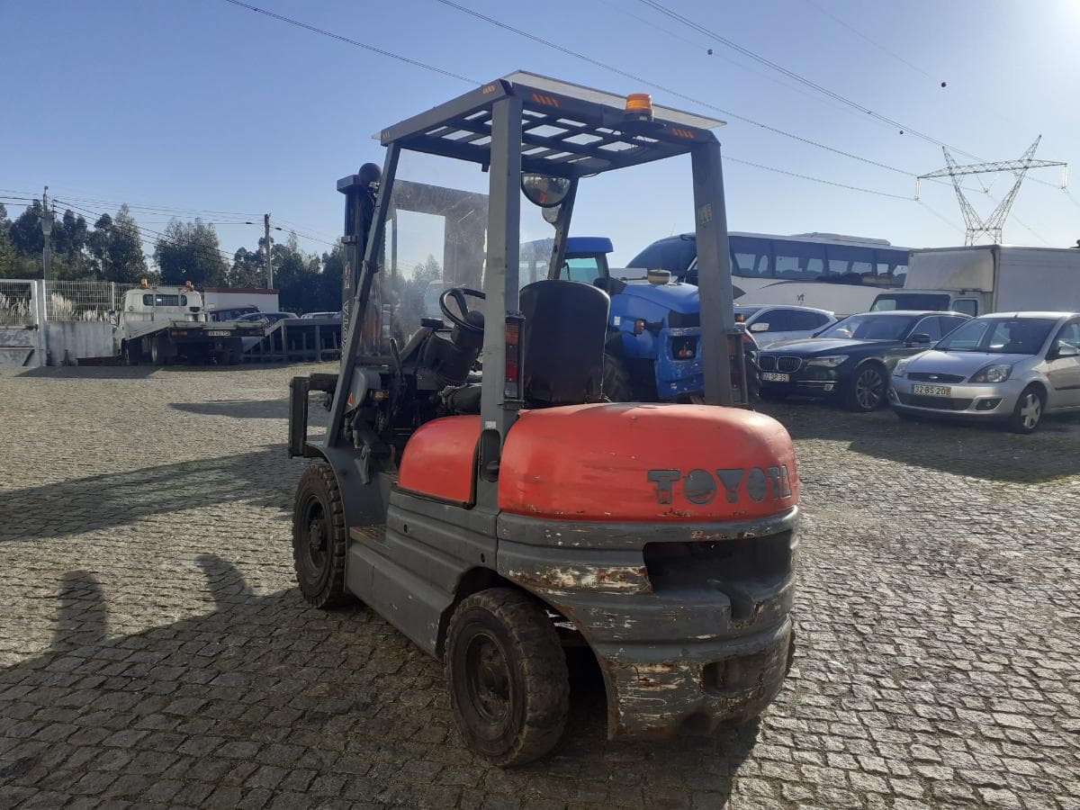 Empilhador Toyota 2500 KG — imagem 3