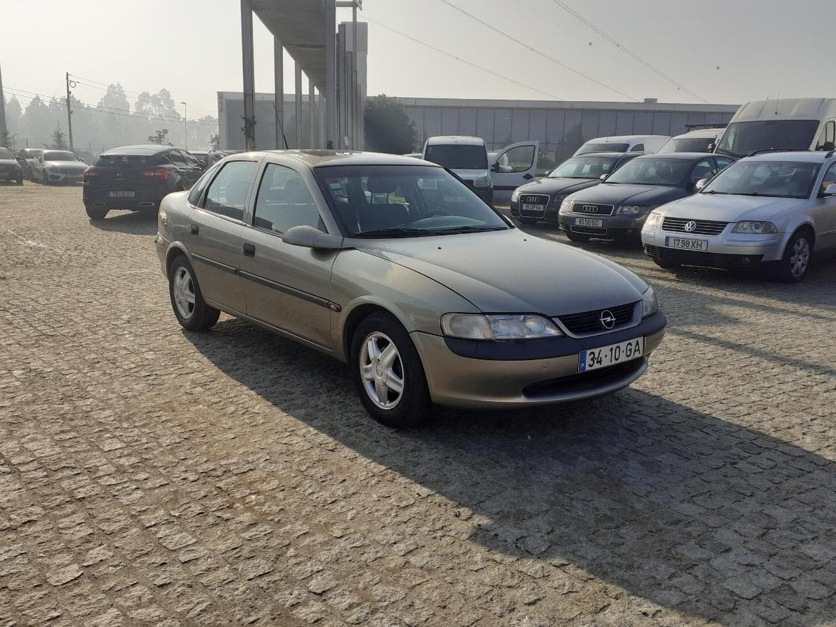 Opel Vectra 1.6 · Ano 1995