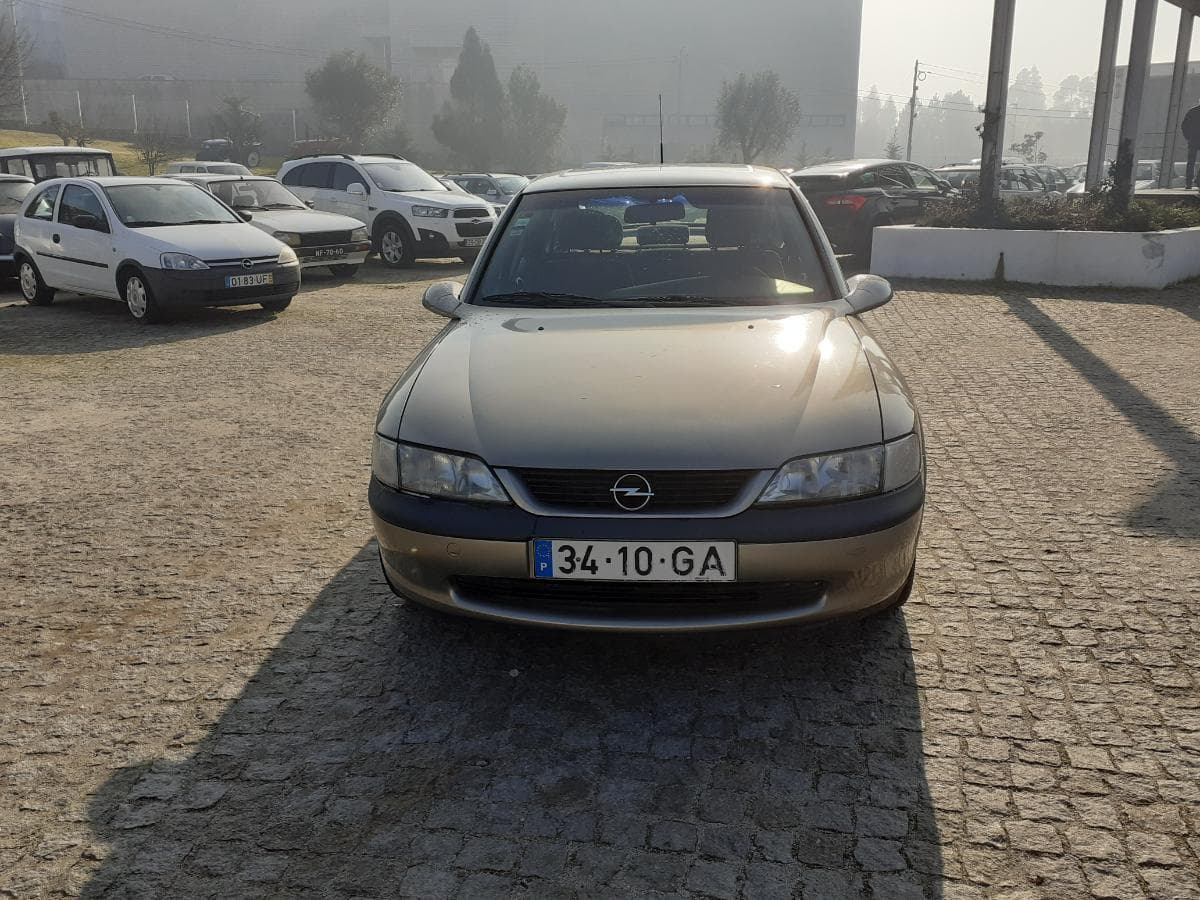 Opel Vectra 1.6 · Ano 1995 — imagem 2