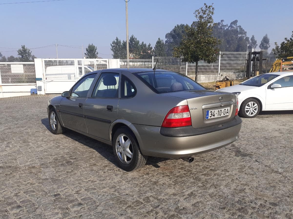Opel Vectra 1.6 · Ano 1995 — imagem 4