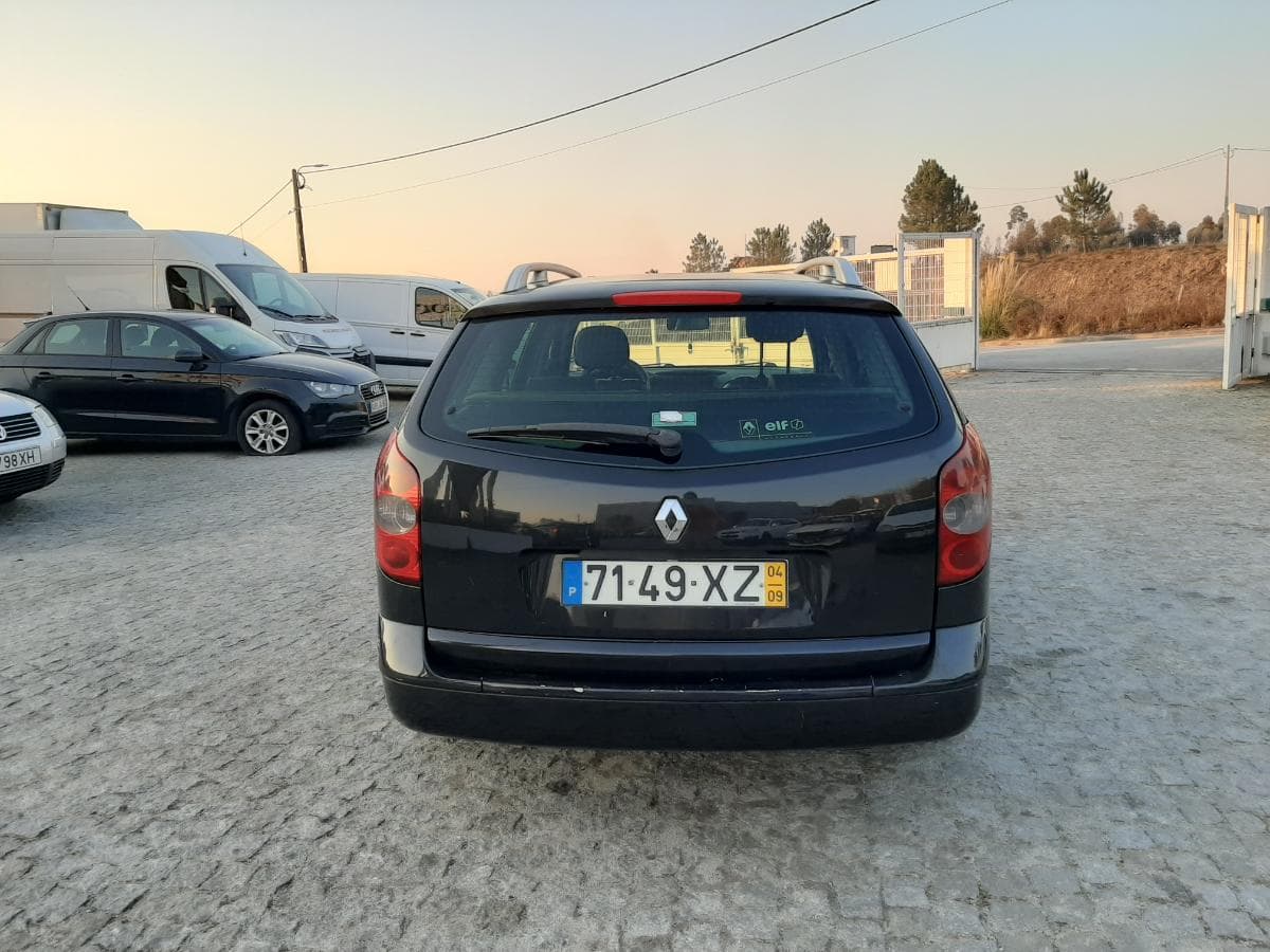 Renault Laguna 1.9 DCI · Ano 2004 — imagem 5