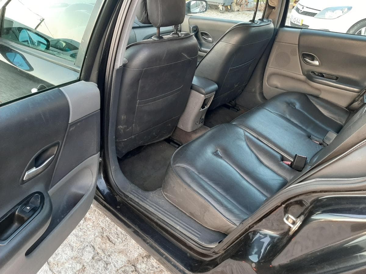 Renault Laguna 1.9 DCI · Ano 2004 — imagem 17