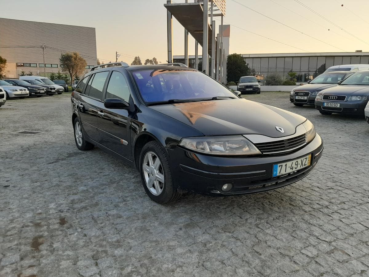 Renault Laguna 1.9 DCI · Ano 2004 — imagem 1