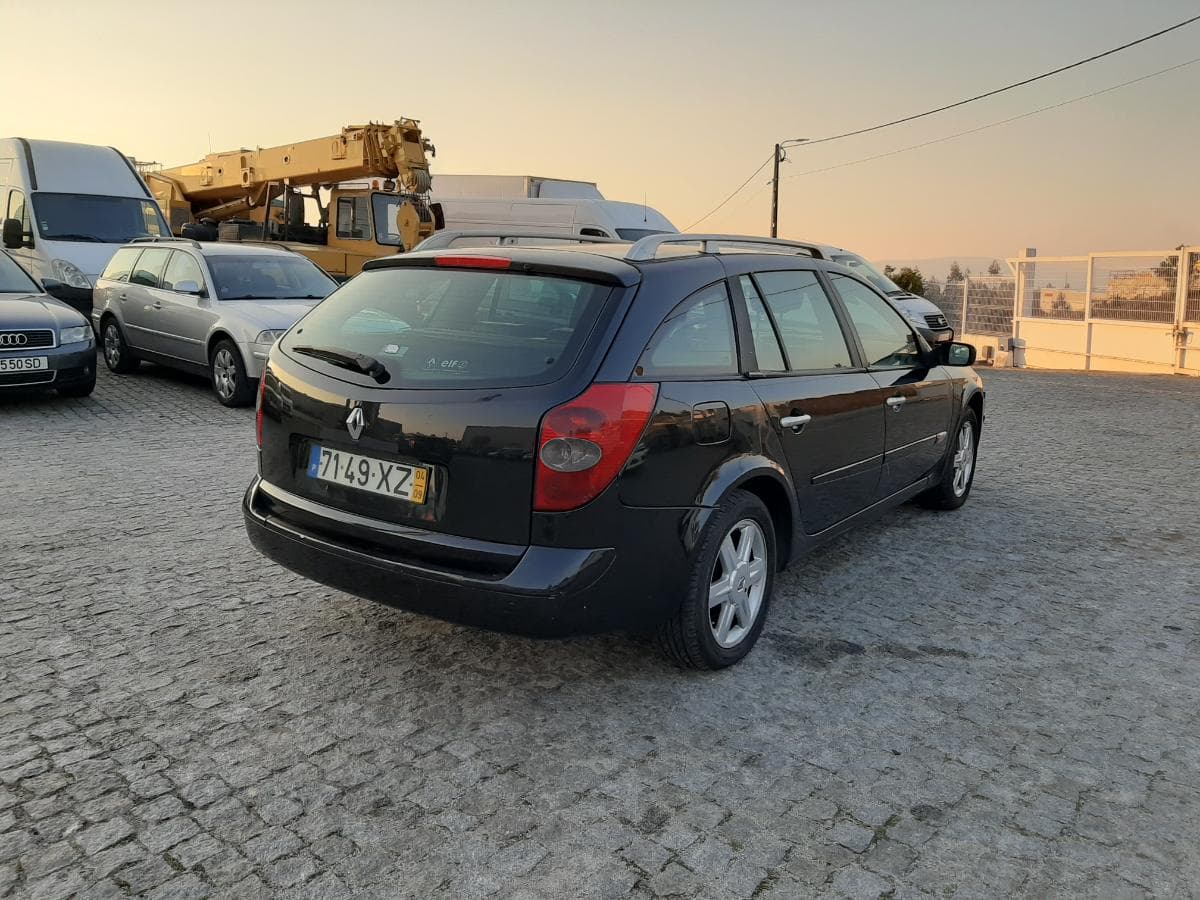 Renault Laguna 1.9 DCI · Ano 2004 — imagem 4