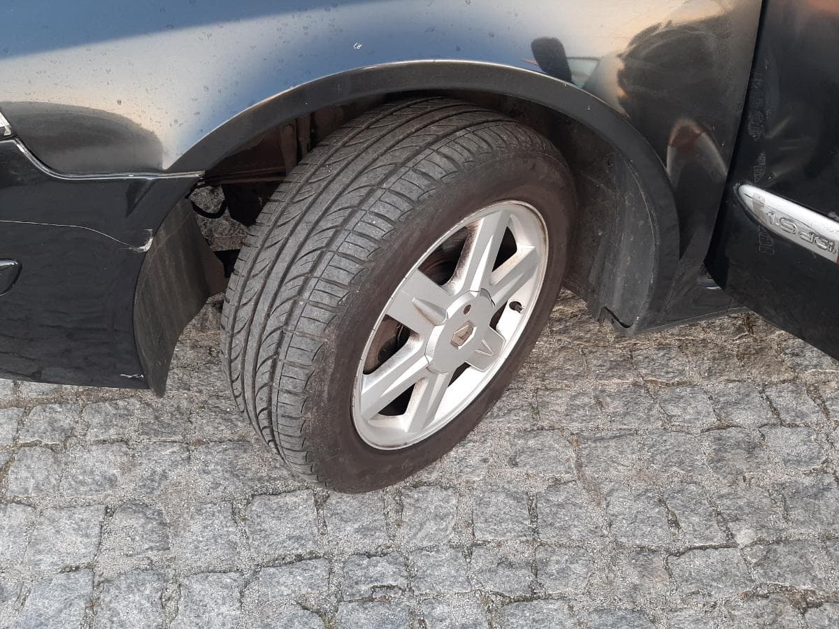 Renault Laguna 1.9 DCI · Ano 2004 — imagem 7