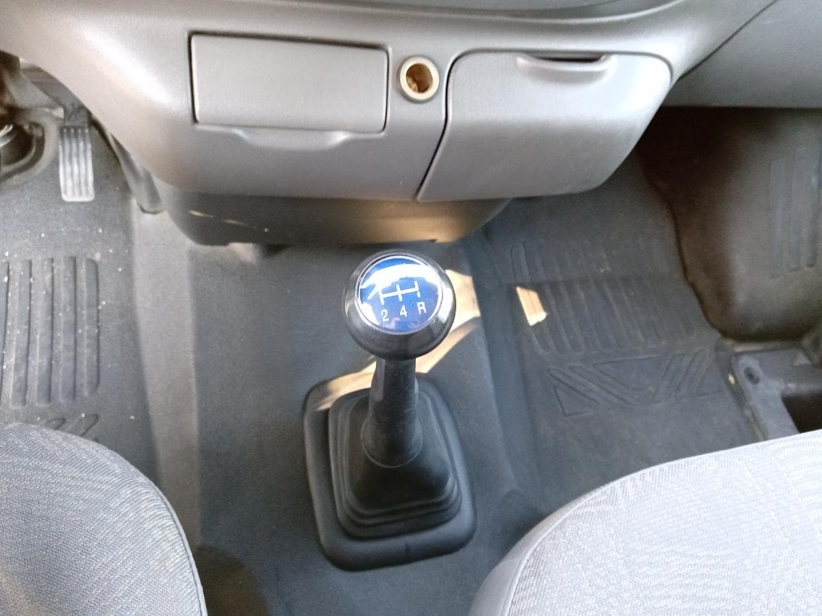 Ford Transit 2.0 · 9 Lugares · Ano 2004 — imagem 18