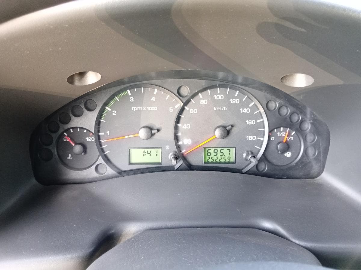 Ford Transit 2.0 · 9 Lugares · Ano 2004 — imagem 16