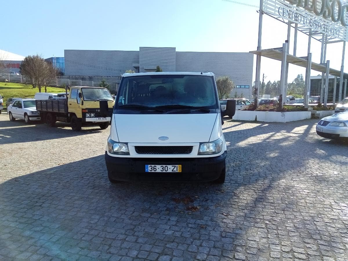 Ford Transit 2.0 · 9 Lugares · Ano 2004 — imagem 2