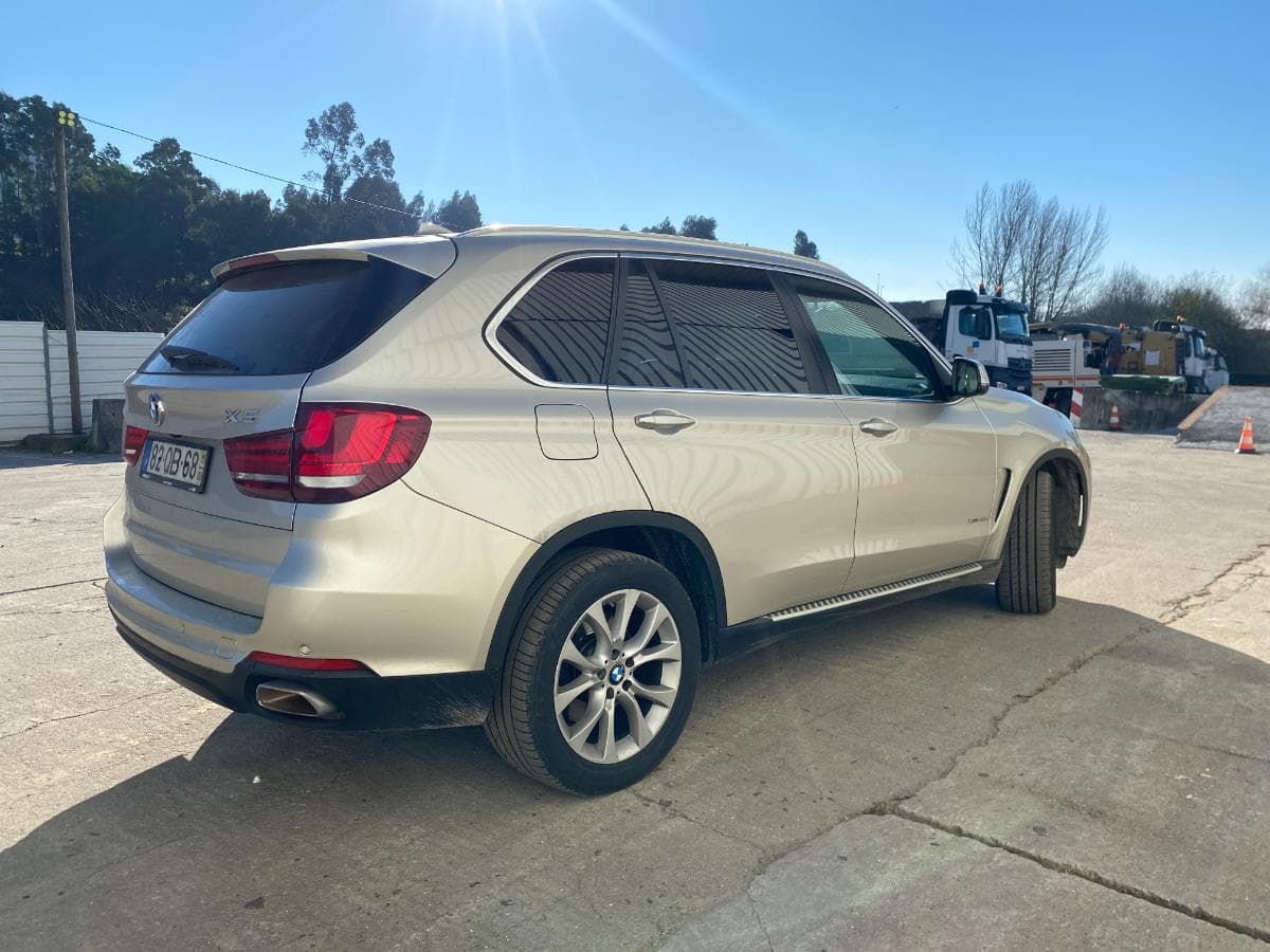 BMW X5 DRIVE 40D — image 4