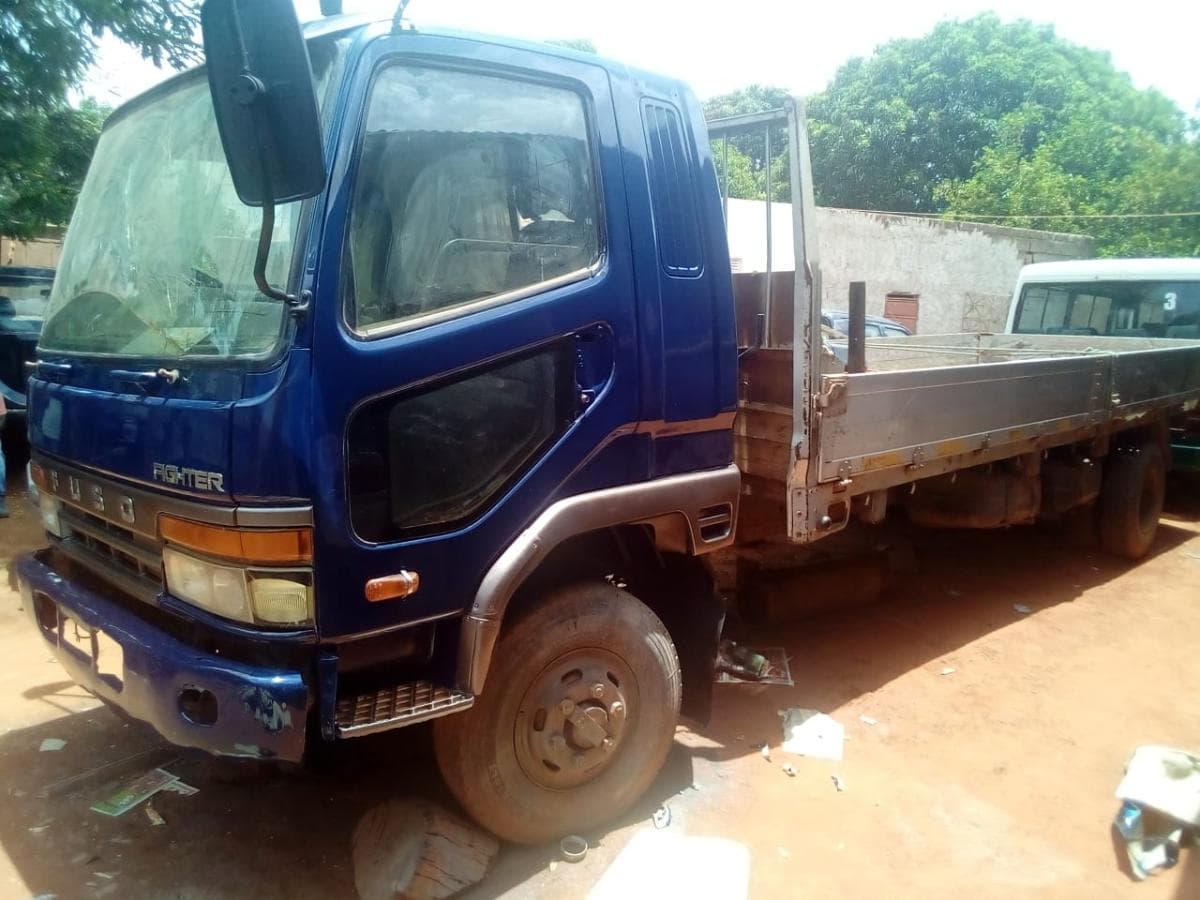 Mitsubishi Fuso · — imagem 1