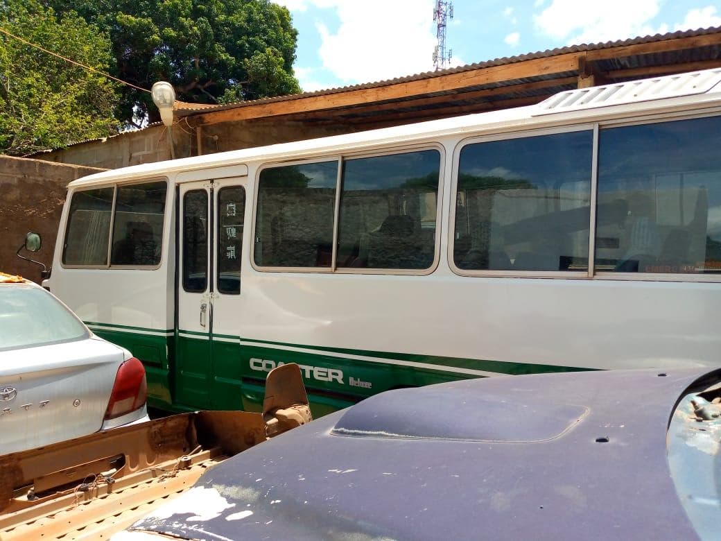 Toyota Coaster · — image 3