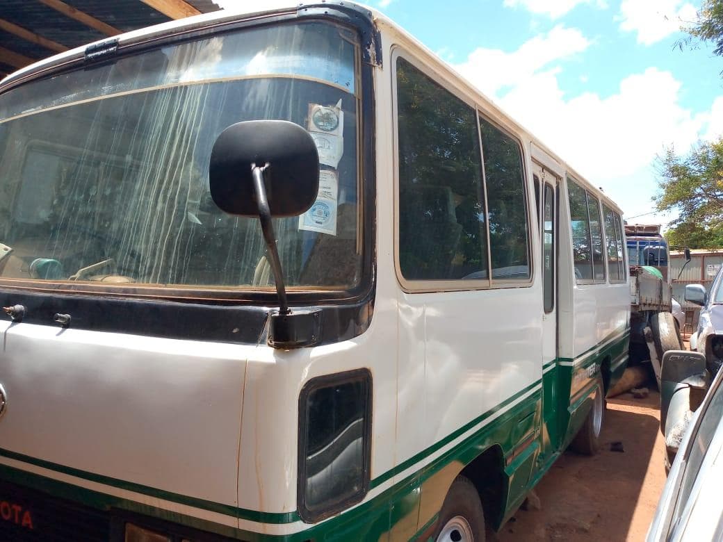 Toyota Coaster ·