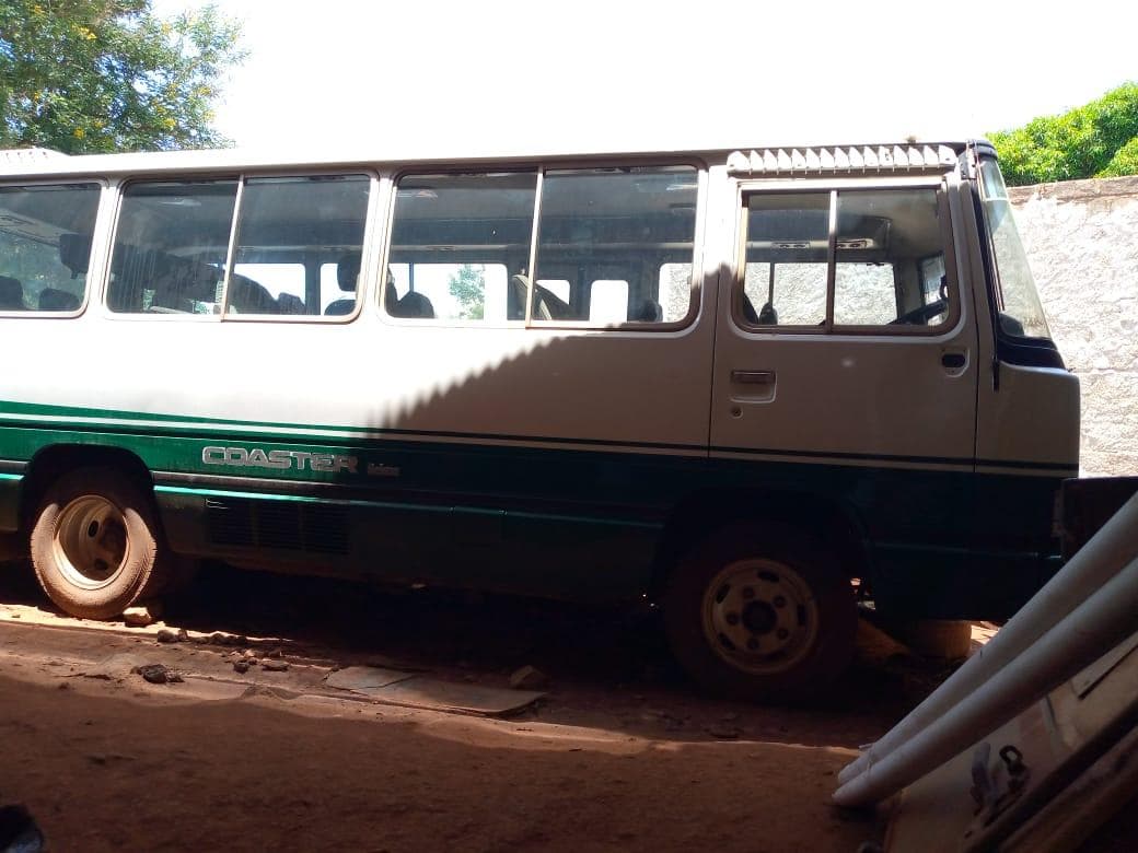 Toyota Coaster · — image 7