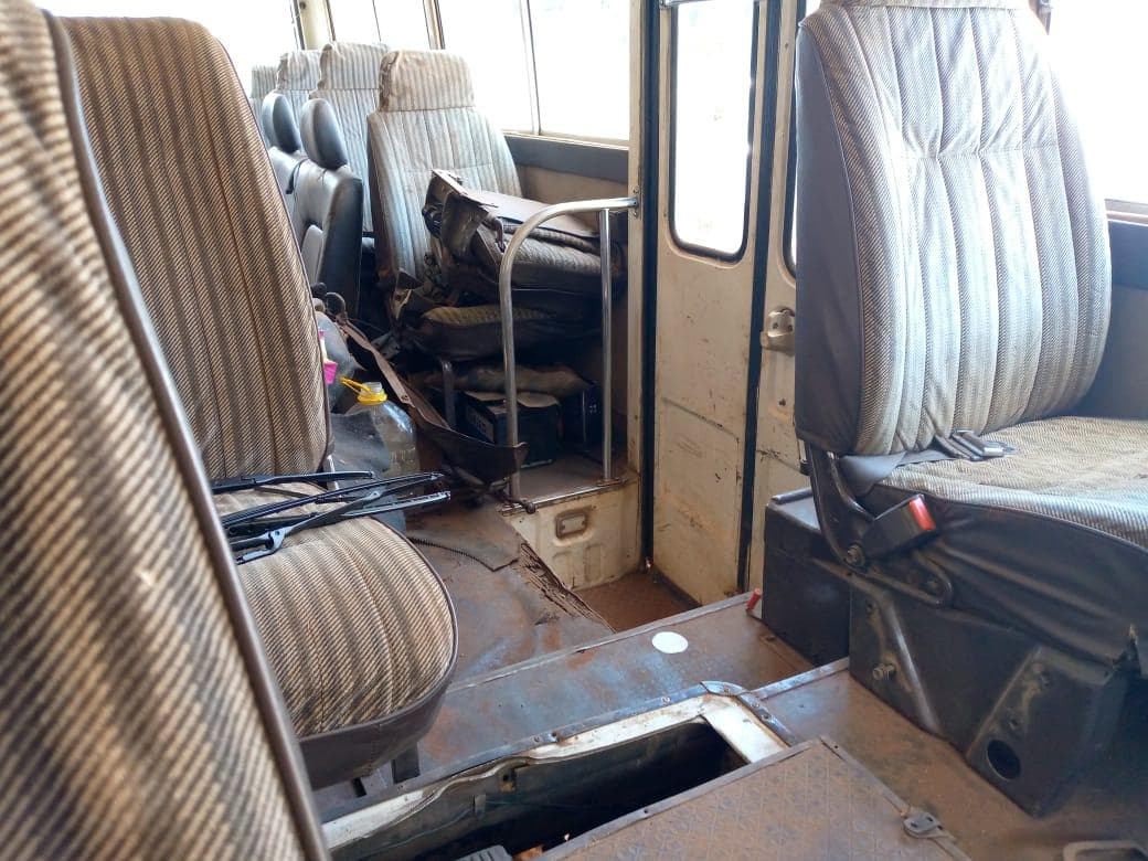 Toyota Coaster · — image 8