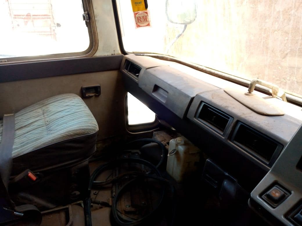 Toyota Coaster · — image 10