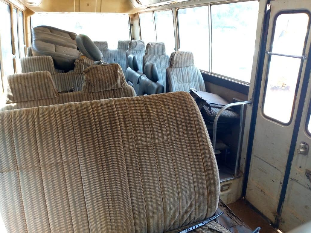 Toyota Coaster · — image 12
