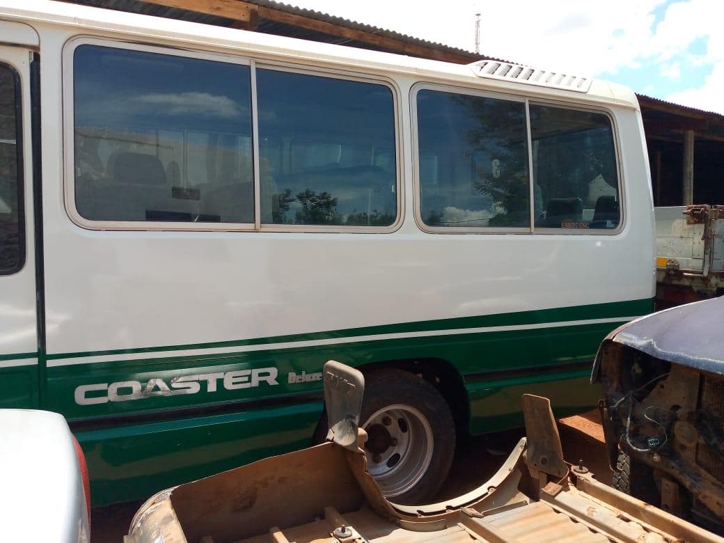 Toyota Coaster · — image 13