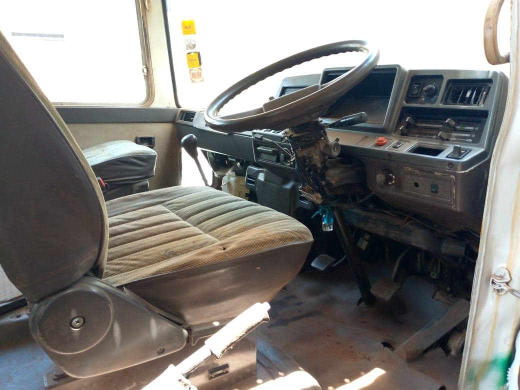 Toyota Coaster · — image 17