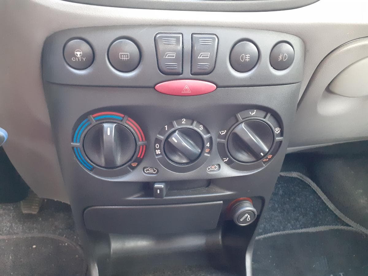 Fiat Punto 1.2 · Ano 1999 — image 19