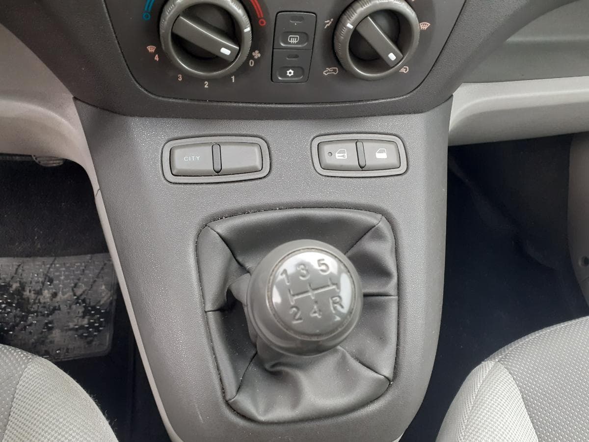 Fiat Idea 1.2 · Ano 2005 — imagen 17
