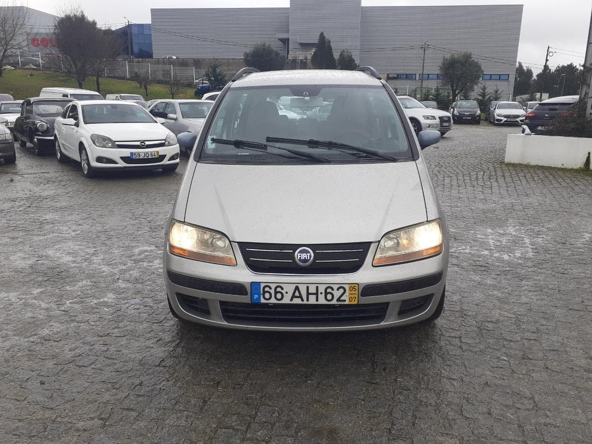Fiat Idea 1.2 · Ano 2005 — imagen 2