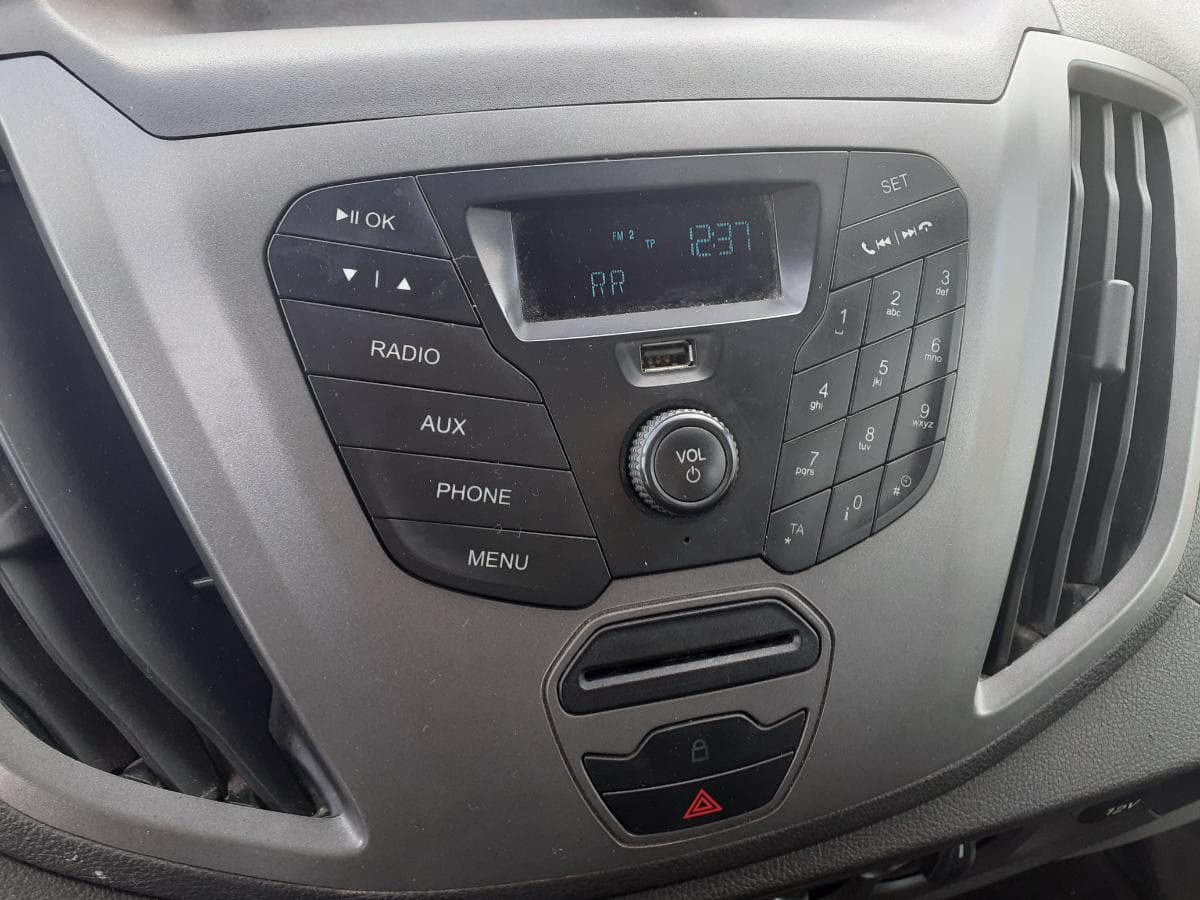 Ford Transit · 7 Lugares · Ano 2015 — imagen 14