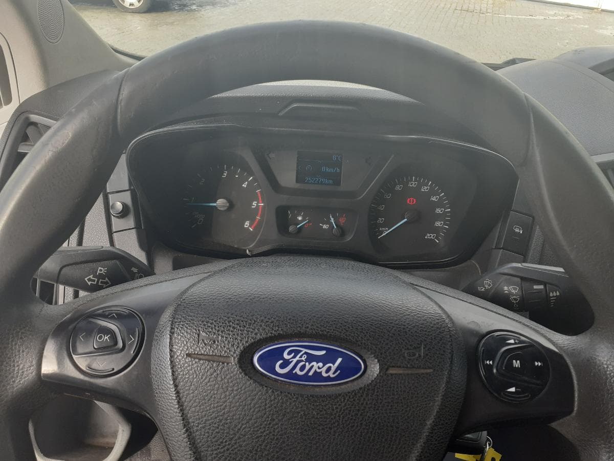 Ford Transit · 7 Lugares · Ano 2015 — imagen 15