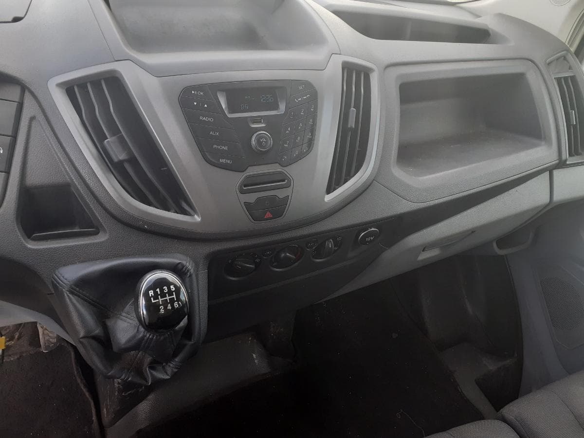 Ford Transit · 7 Lugares · Ano 2015 — imagen 18