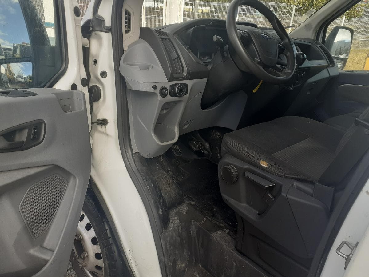 Ford Transit · 7 Lugares · Ano 2015 — imagen 12