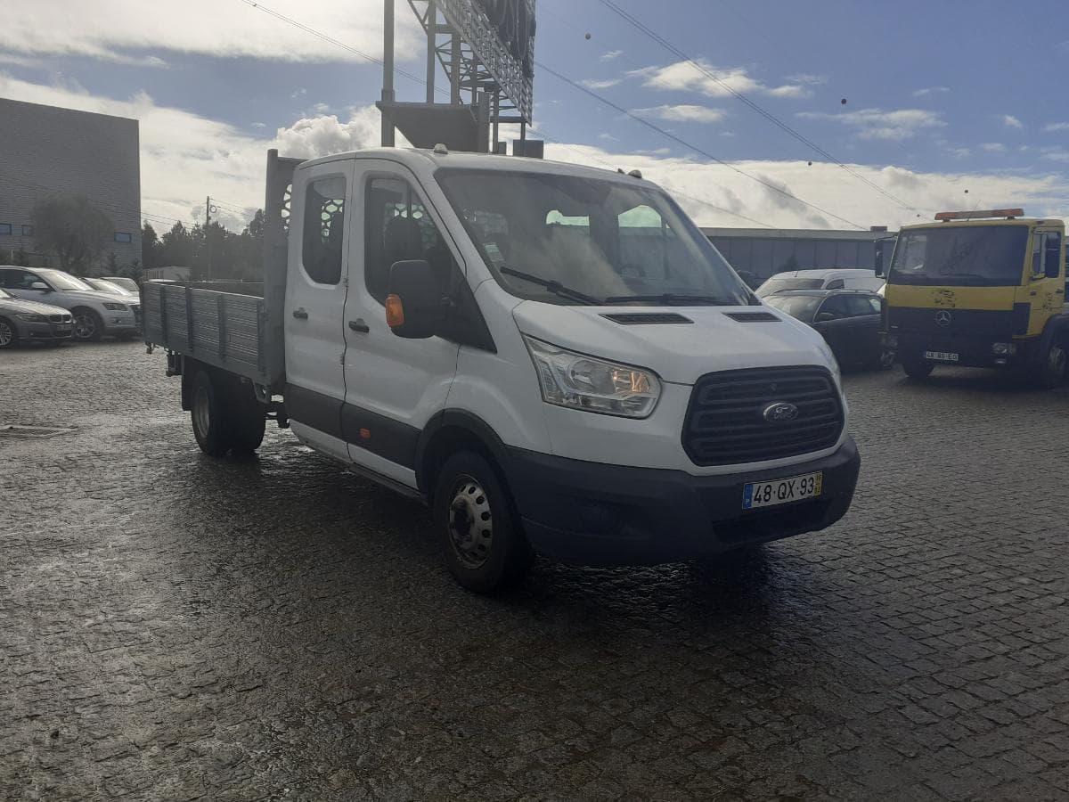 Ford Transit · 7 Lugares · Ano 2015 — imagen 1