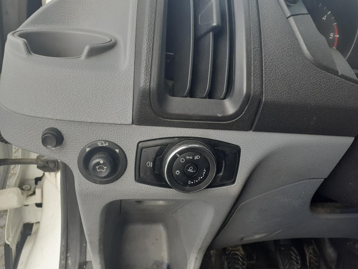 Ford Transit · 7 Lugares · Ano 2015 — imagen 20