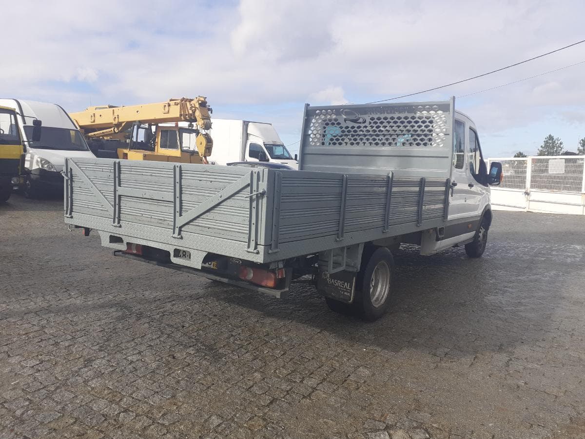 Ford Transit · 7 Lugares · Ano 2015 — imagen 6