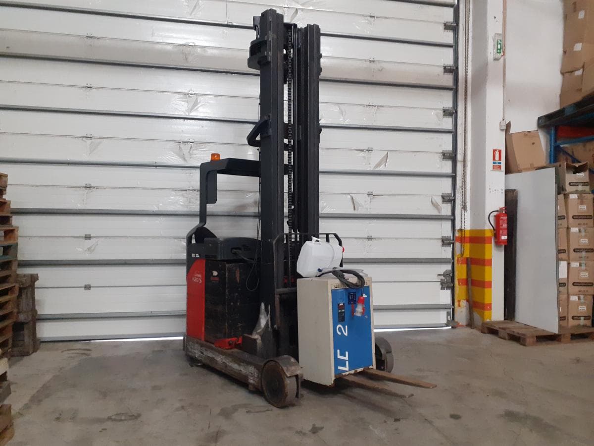 Empilhador Retrátil Linde R20 S · Ano 2005 — imagen 1
