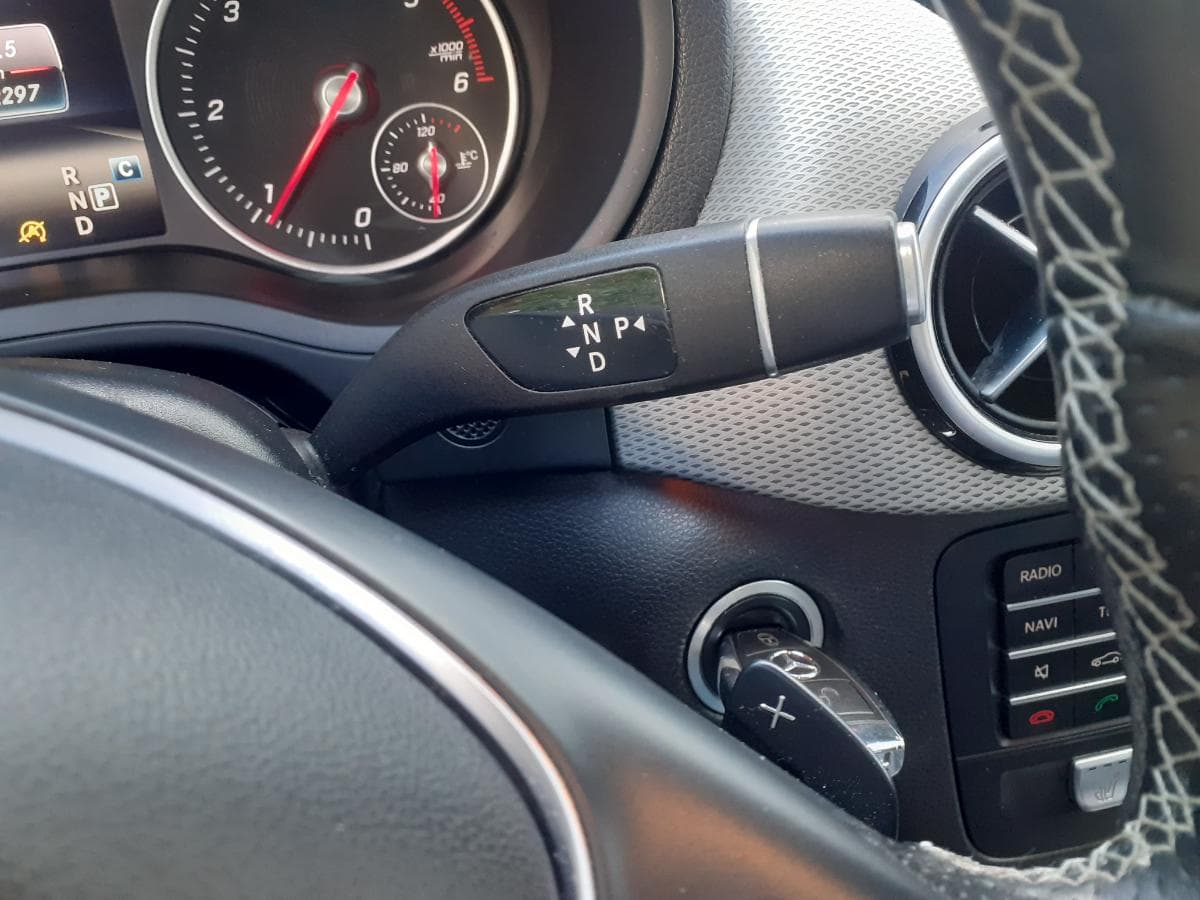 Mercedes-Benz B180 · Ano 2016 — imagen 21