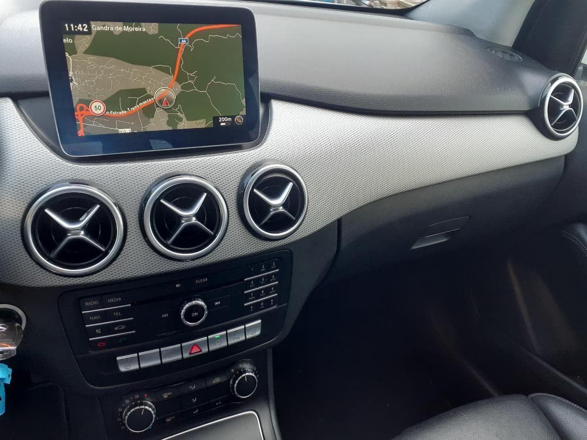 Mercedes-Benz B180 · Ano 2016 — imagen 22