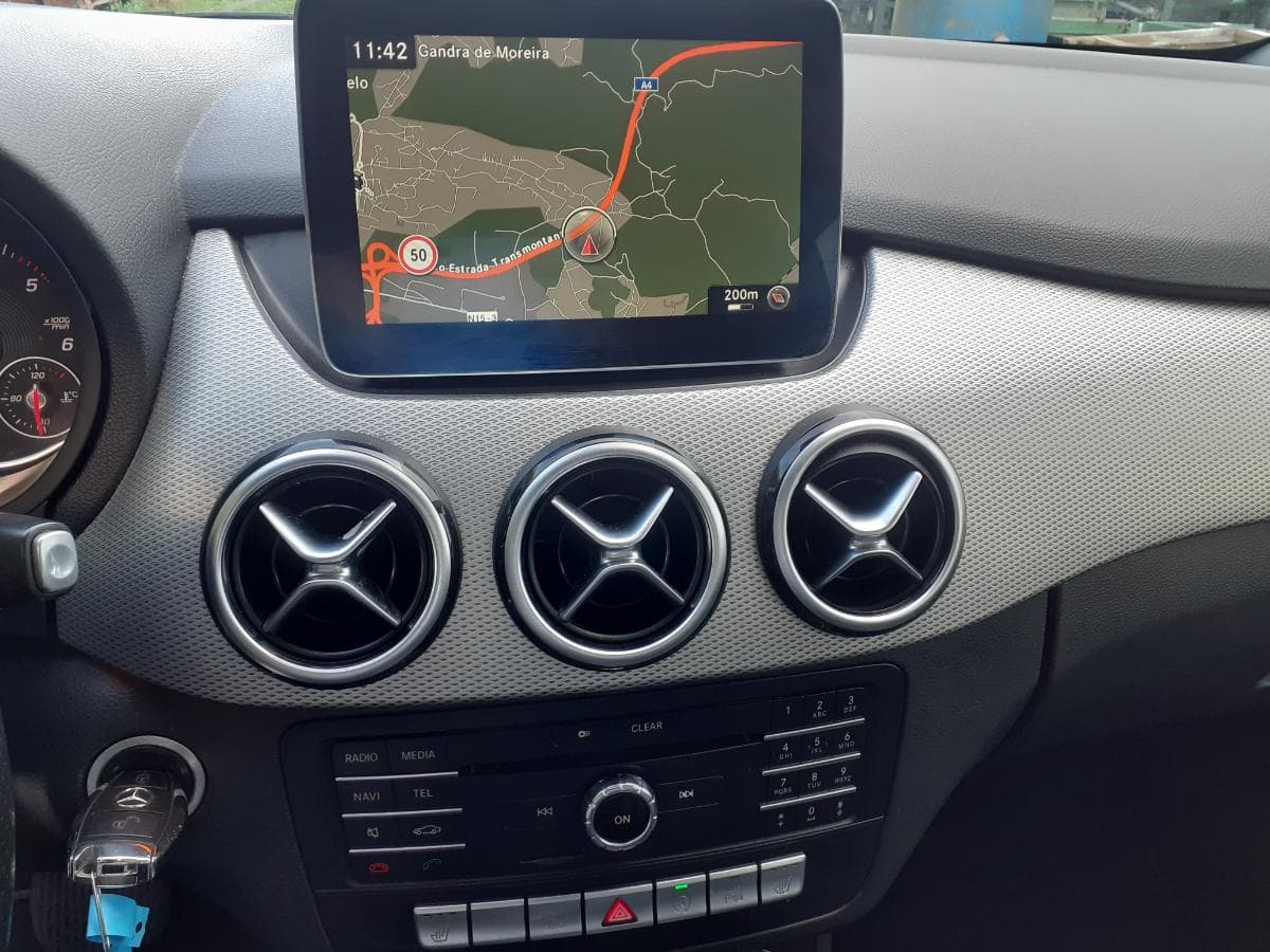 Mercedes-Benz B180 · Ano 2016 — imagen 29