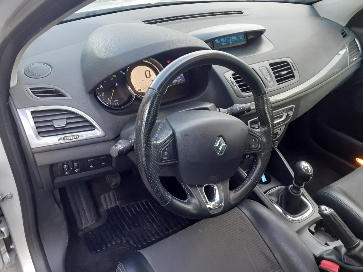 Renault Mégane 1.5 DCI · Ano 2013 — image 16
