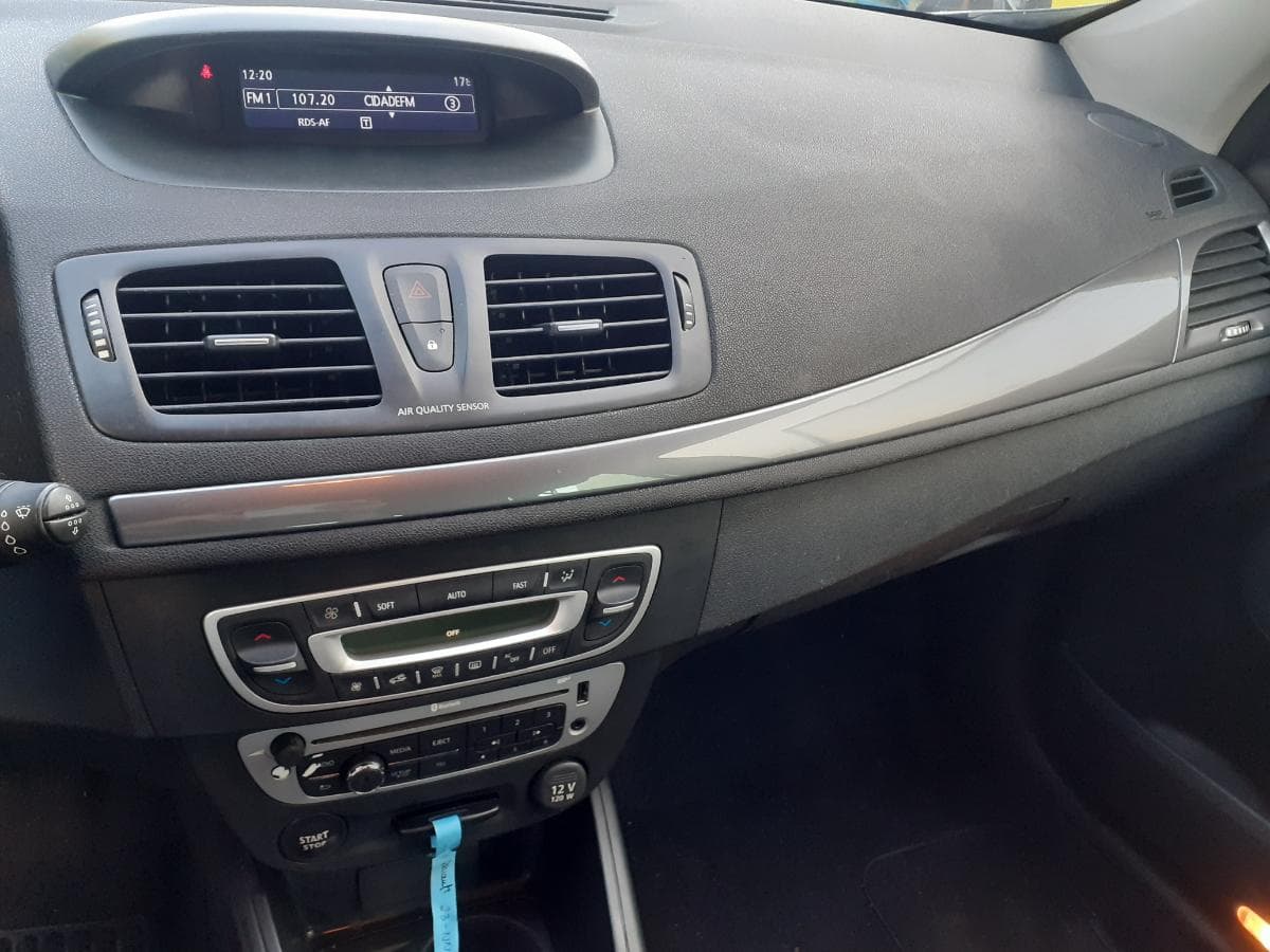 Renault Mégane 1.5 DCI · Ano 2013 — image 23