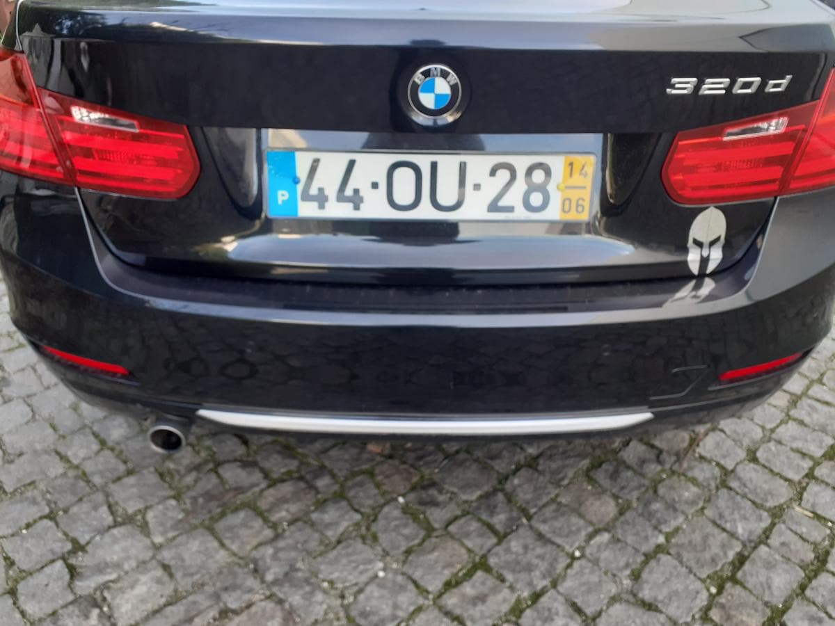 BMW 320D · Ano 2014 — imagen 9