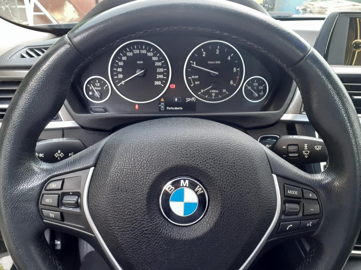 BMW 320D · Ano 2014 — imagen 16