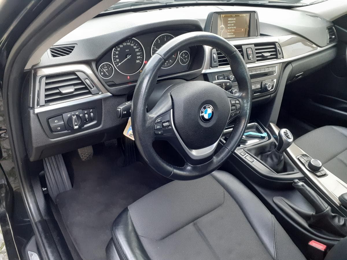 BMW 320D · Ano 2014 — imagen 17