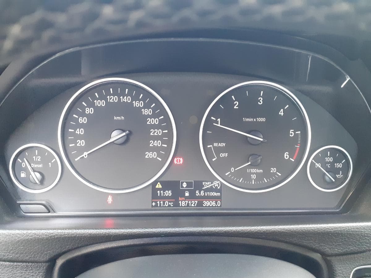 BMW 320D · Ano 2014 — imagen 23