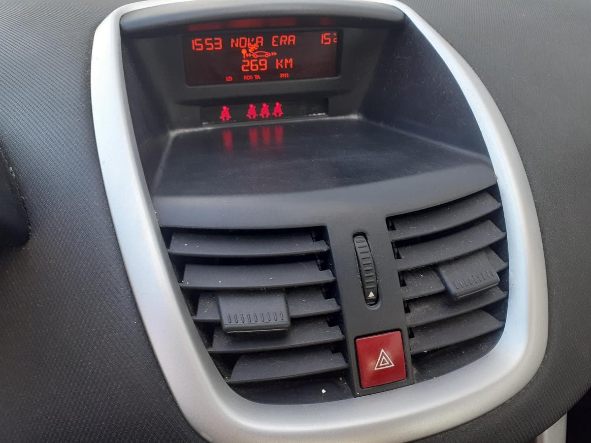 Peugeot 207 1.6HDI · Ano 2011 — imagen 18