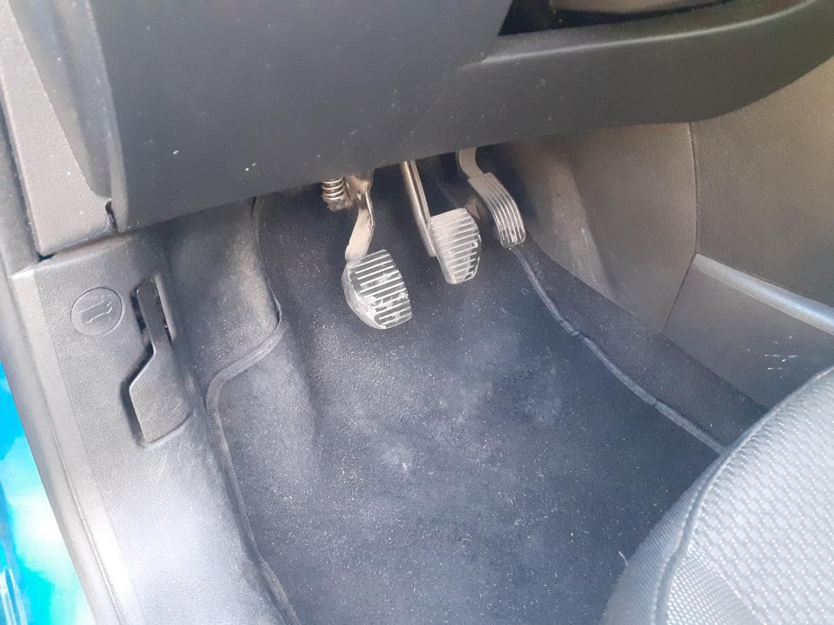 Peugeot 207 1.6HDI · Ano 2011 — imagen 21