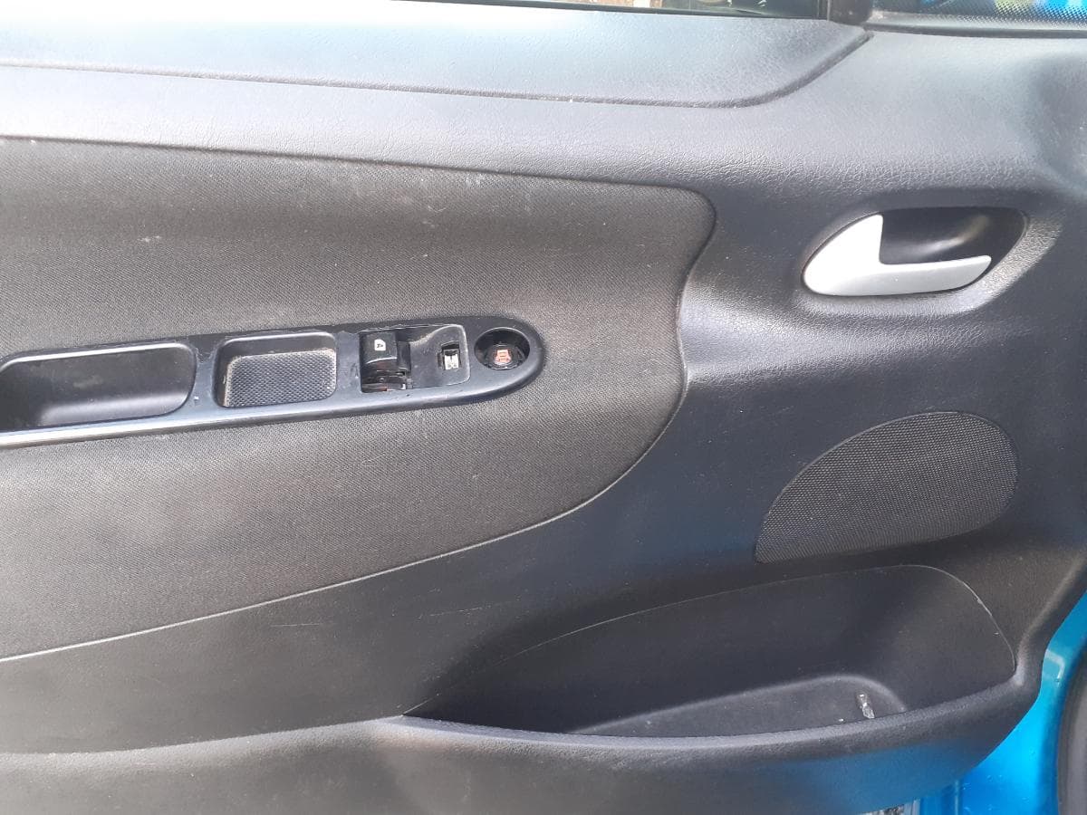 Peugeot 207 1.6HDI · Ano 2011 — imagen 26